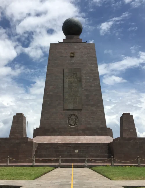 MITAD DEL MUNDO webp